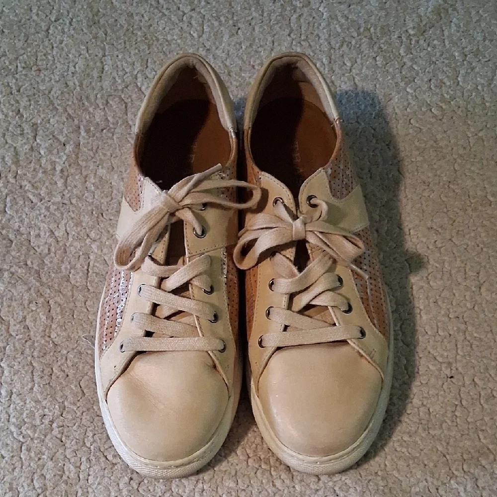 Trask Women's Cream & Silver Metallic Lace-Up Sneakers 9.5